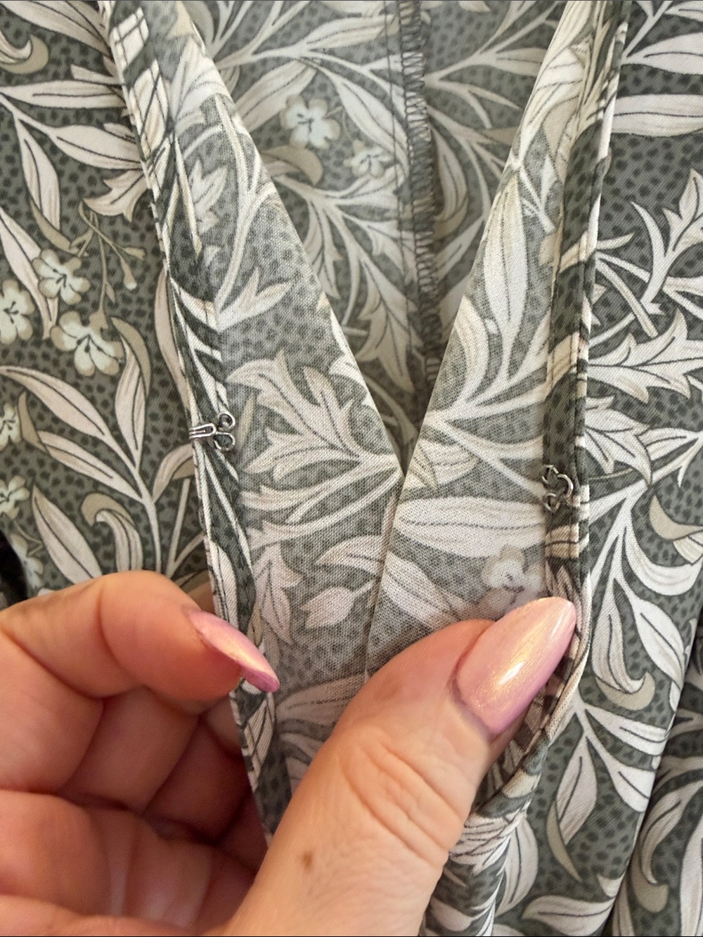 H&M Green and White Leaf-Print Dress - Picture 5 of 8